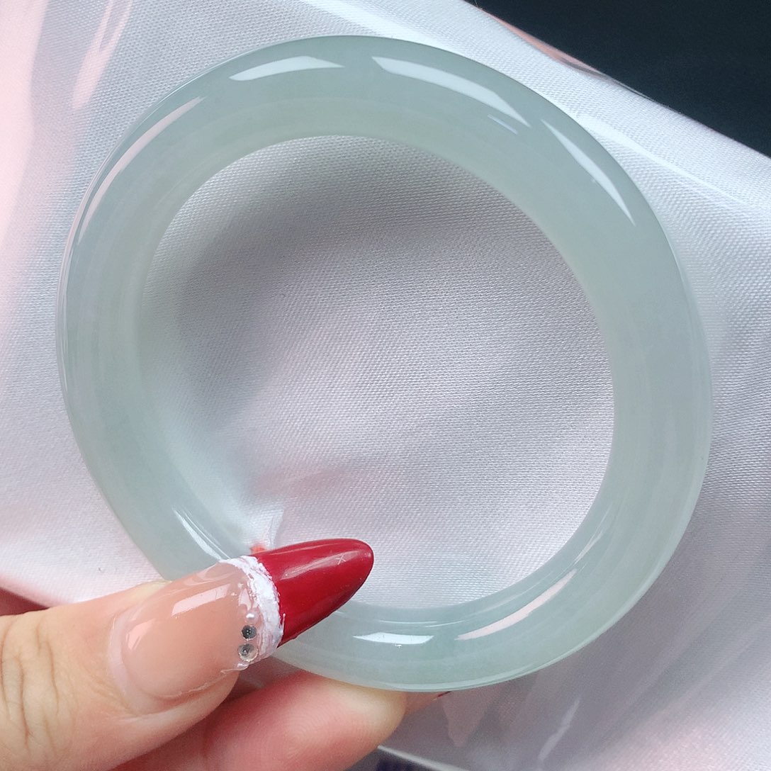 翡翠手镯未镶嵌51圈