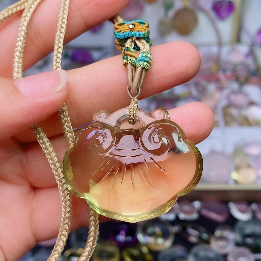 水晶吊坠(赠链)未镶嵌