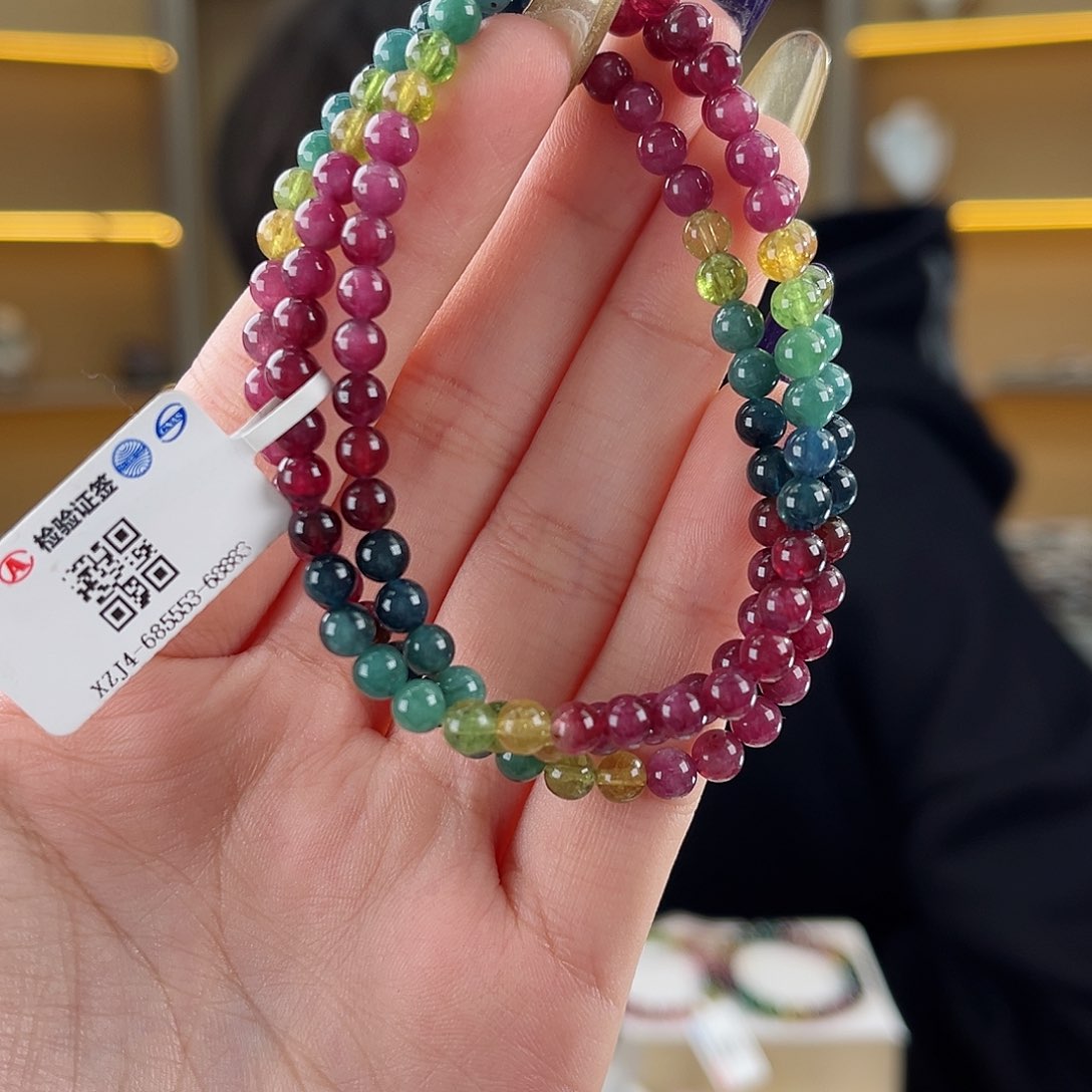碧玺碧玺4mm（多样性发一件未镶嵌