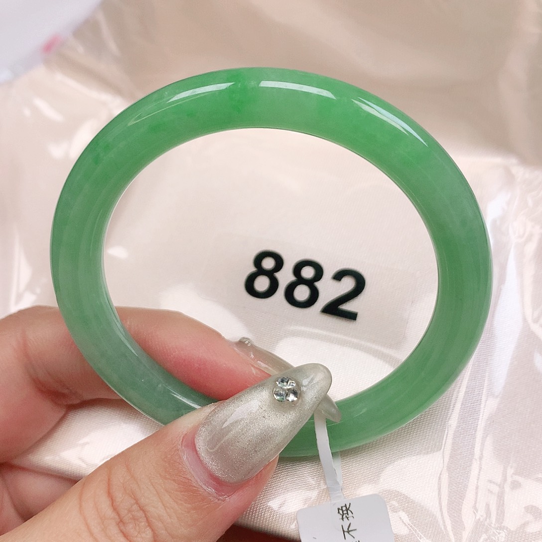 翡翠手镯未镶嵌抖音882