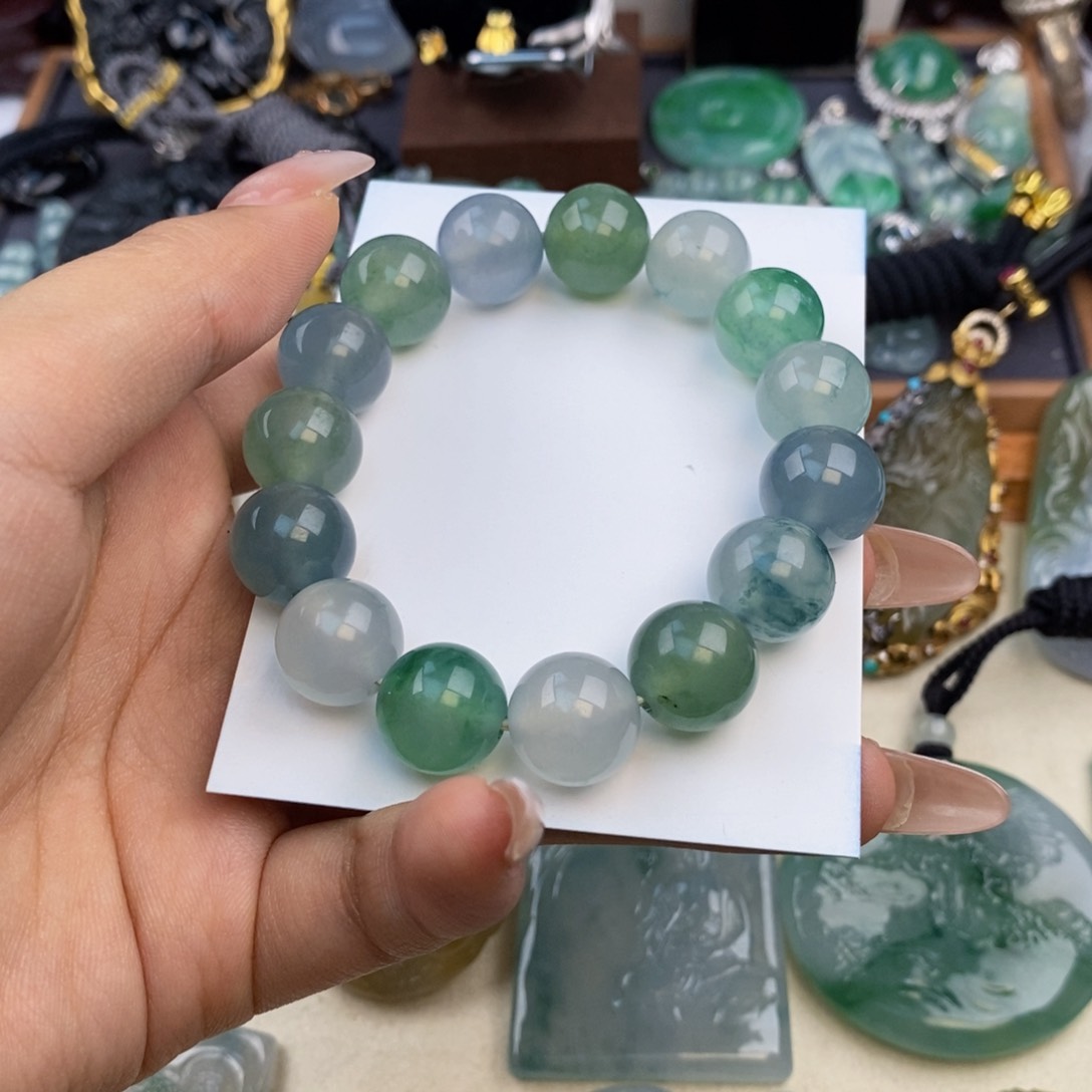 翡翠未镶嵌颈饰M**G手串