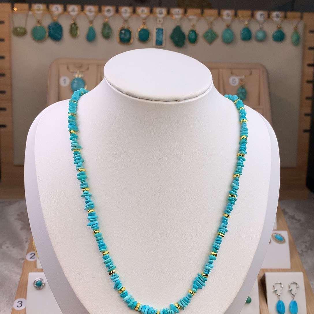 绿松石未镶嵌颈饰