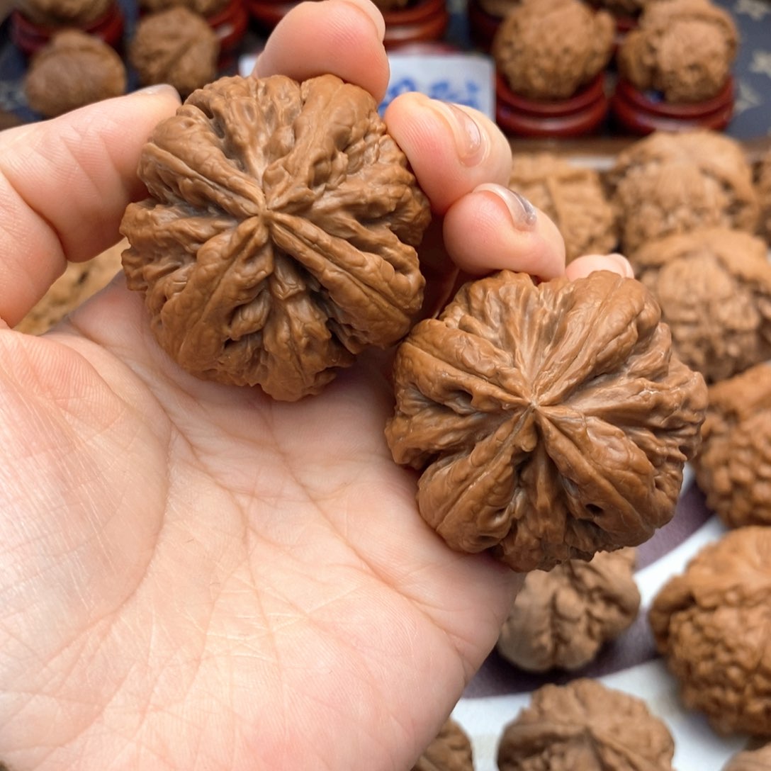 【闪购商品】文玩核桃吊坠ە*秦223号霸王龙四棱