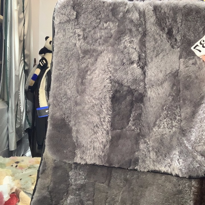 霄***候羊毛羊皮毛一体538七座坐垫一套，微瑕