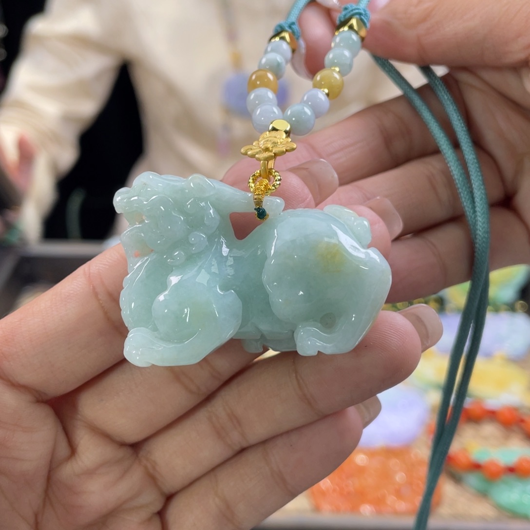 翡翠颈饰未镶嵌代编织