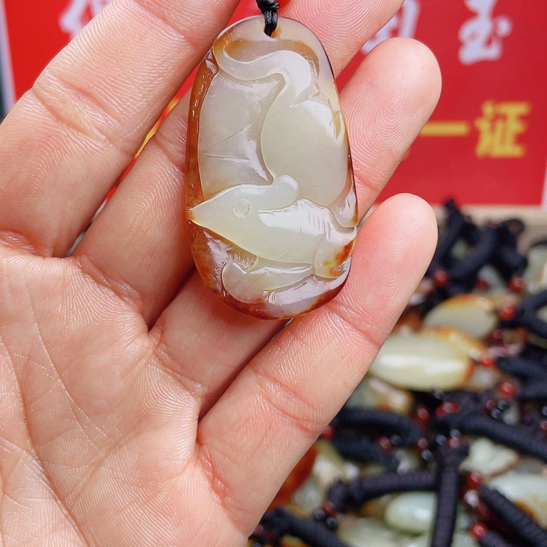 和田玉颈饰未镶嵌