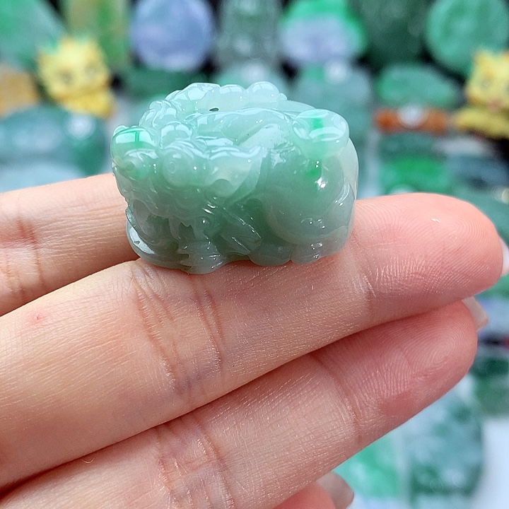 翡翠颈饰未镶嵌翡翠