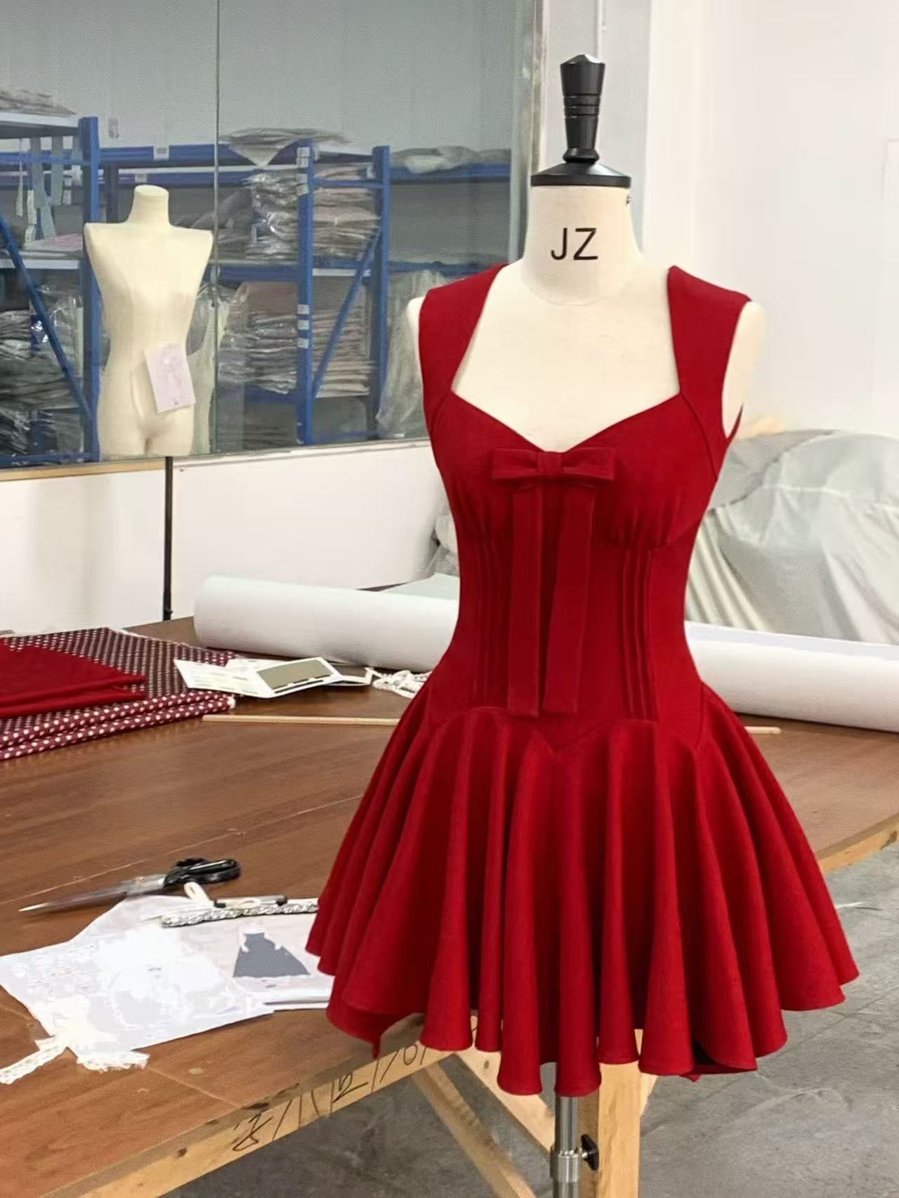 伊冰女装 样衣尾货叫到名字去拍 介意勿拍