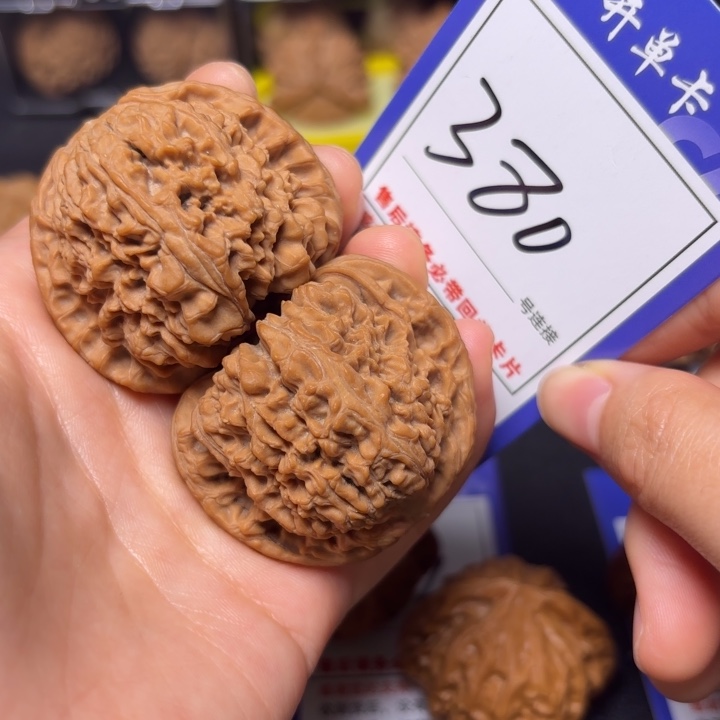 俗***哥把件文玩核桃45南疆石380全