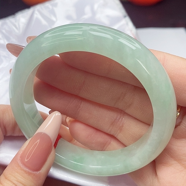 翡翠手镯未镶嵌56.8圈