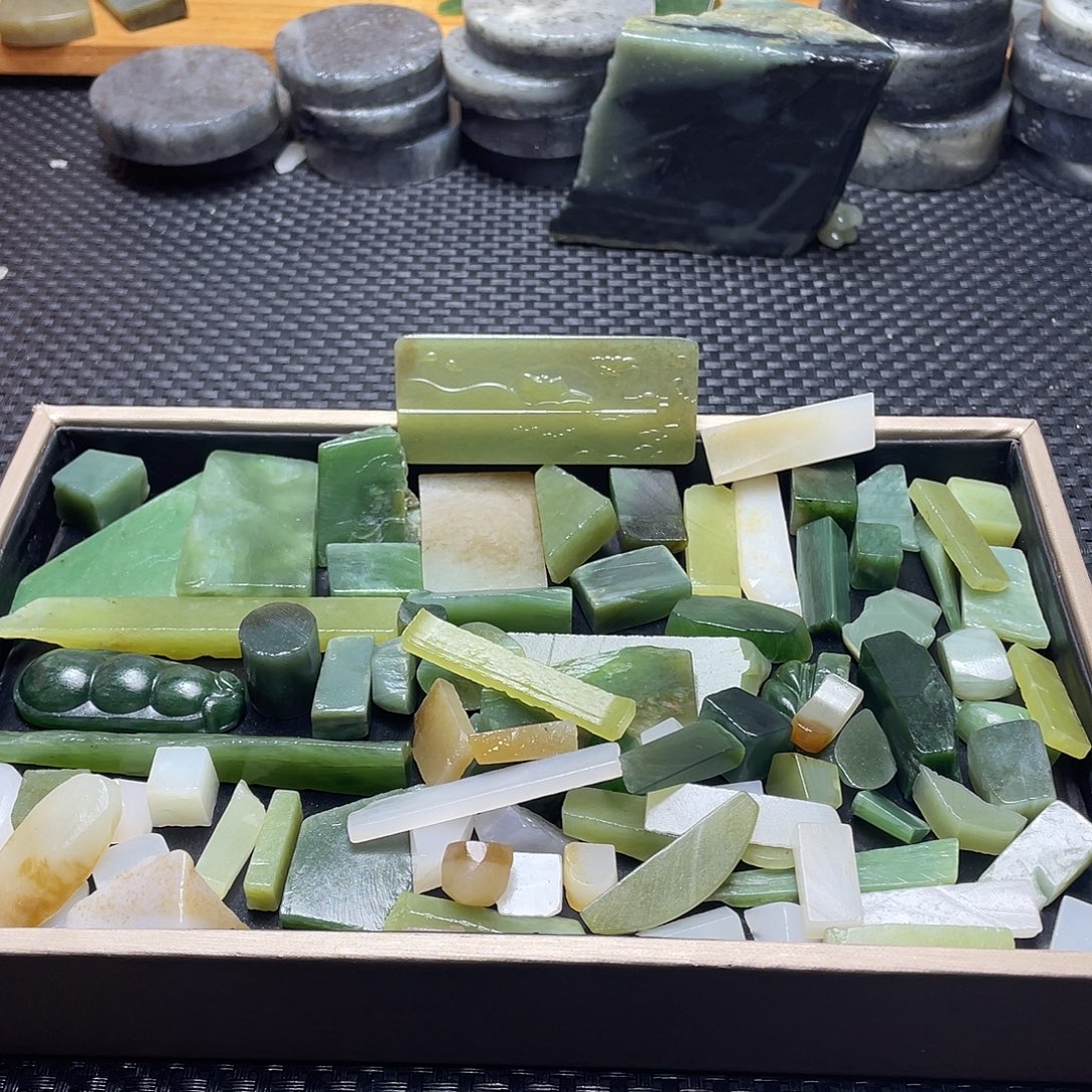 桃****和田玉（糖玉）未镶嵌珠宝半成品