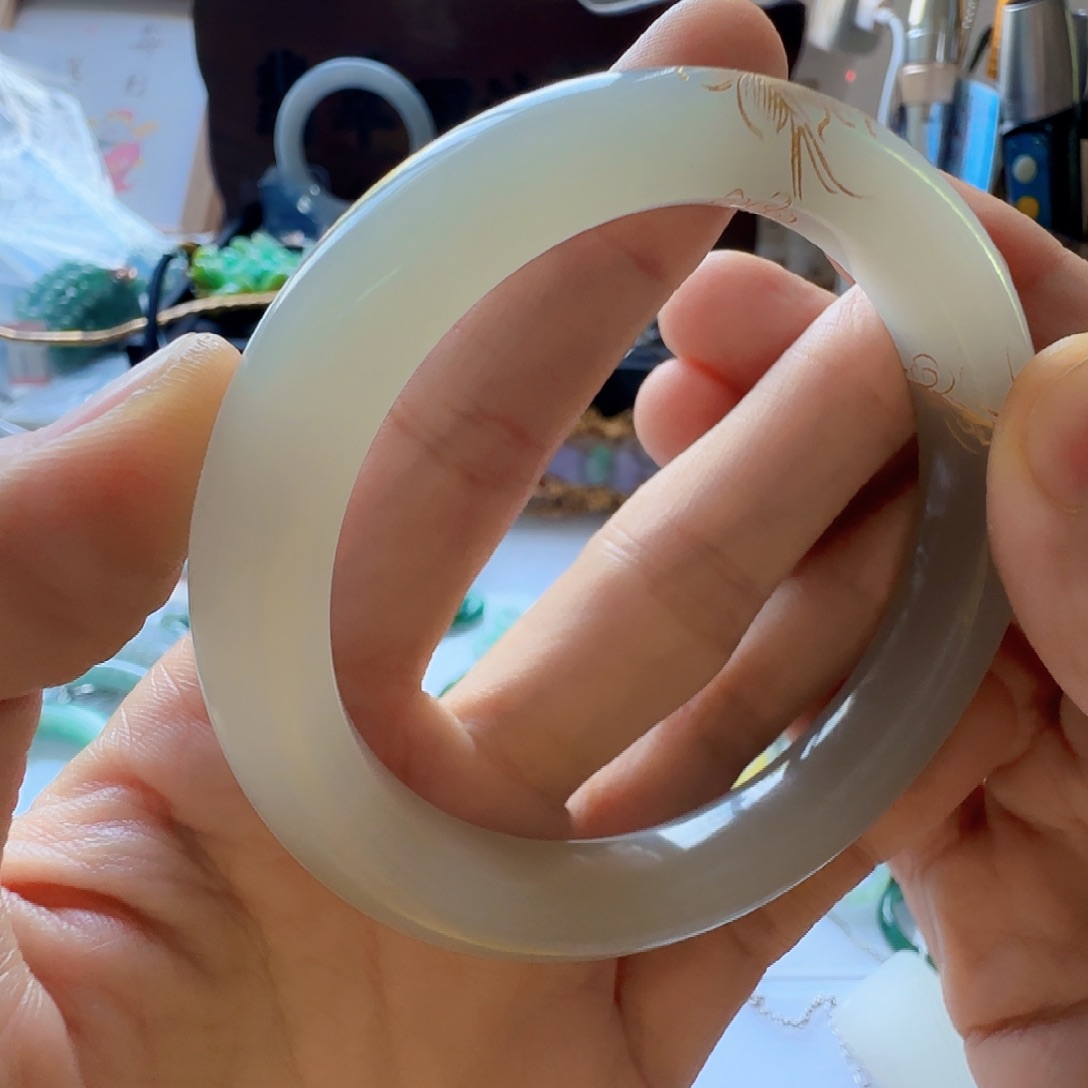 和田玉未镶嵌手镯和田玉660