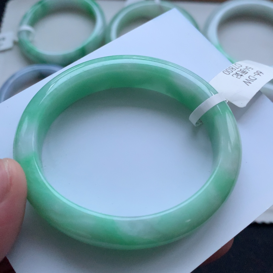 翡翠未镶嵌手镯4号54贵