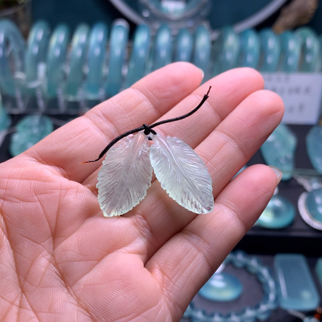 未镶嵌蛇纹石玉吊坠不退换