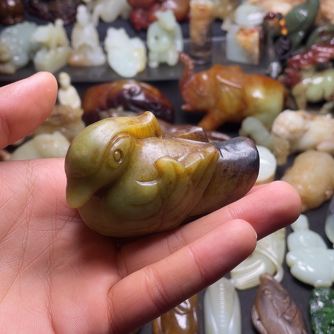 和田玉（糖玉）未镶嵌颈饰