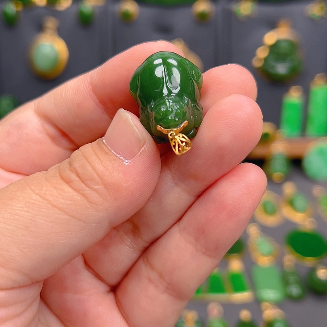 和田玉（碧玉）18K金镶嵌吊坠(不含链)