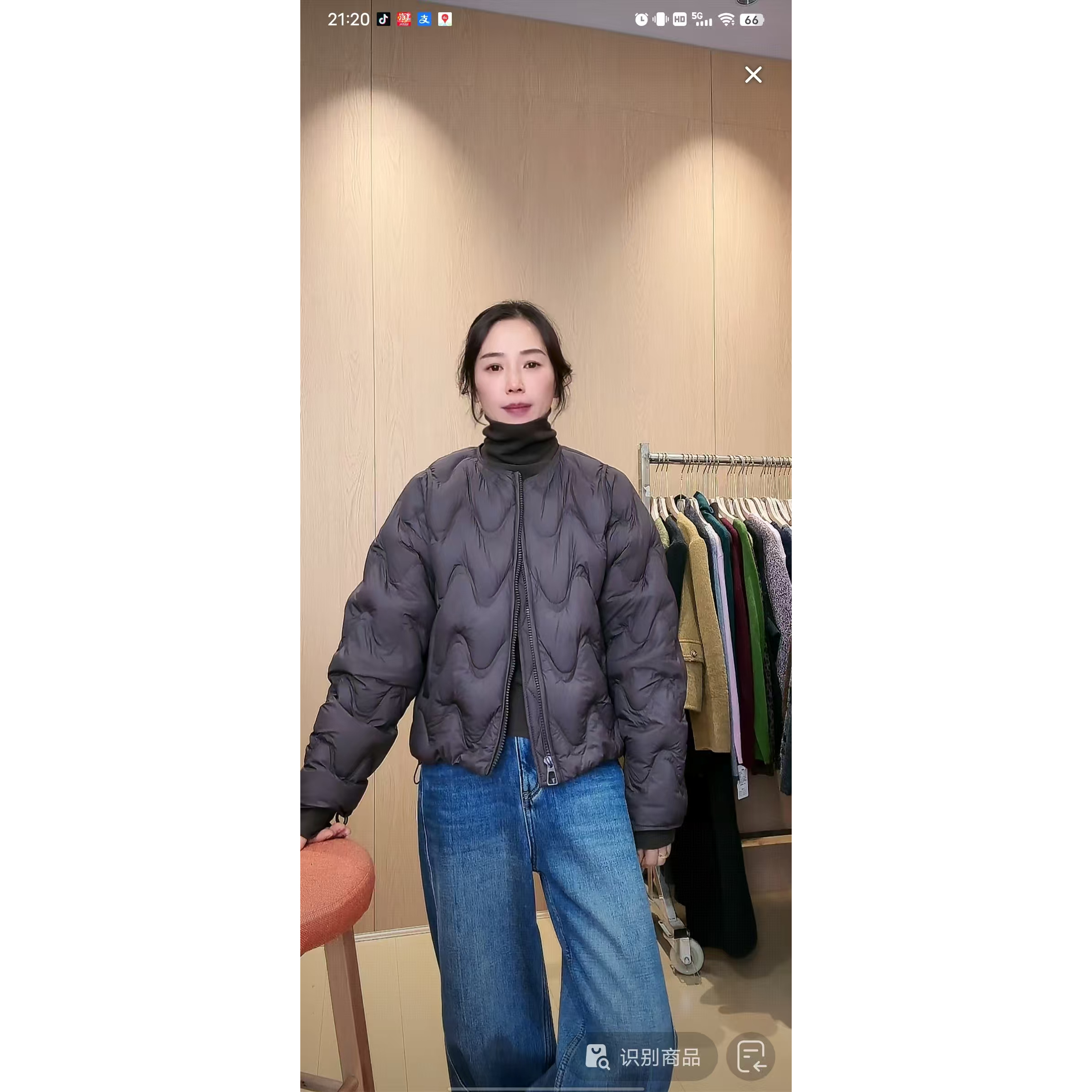 冬季百搭极简风90白鹅绒水波纹定位鹅绒羽绒服