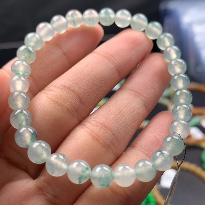 翡翠手镯未镶嵌卡