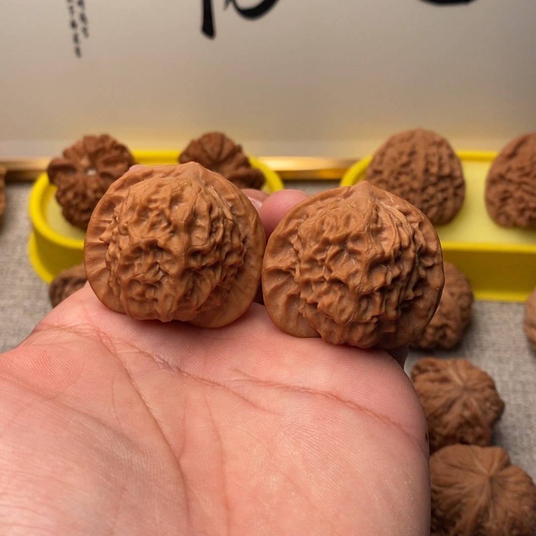 文玩核桃吊坠官印瓷娃娃39