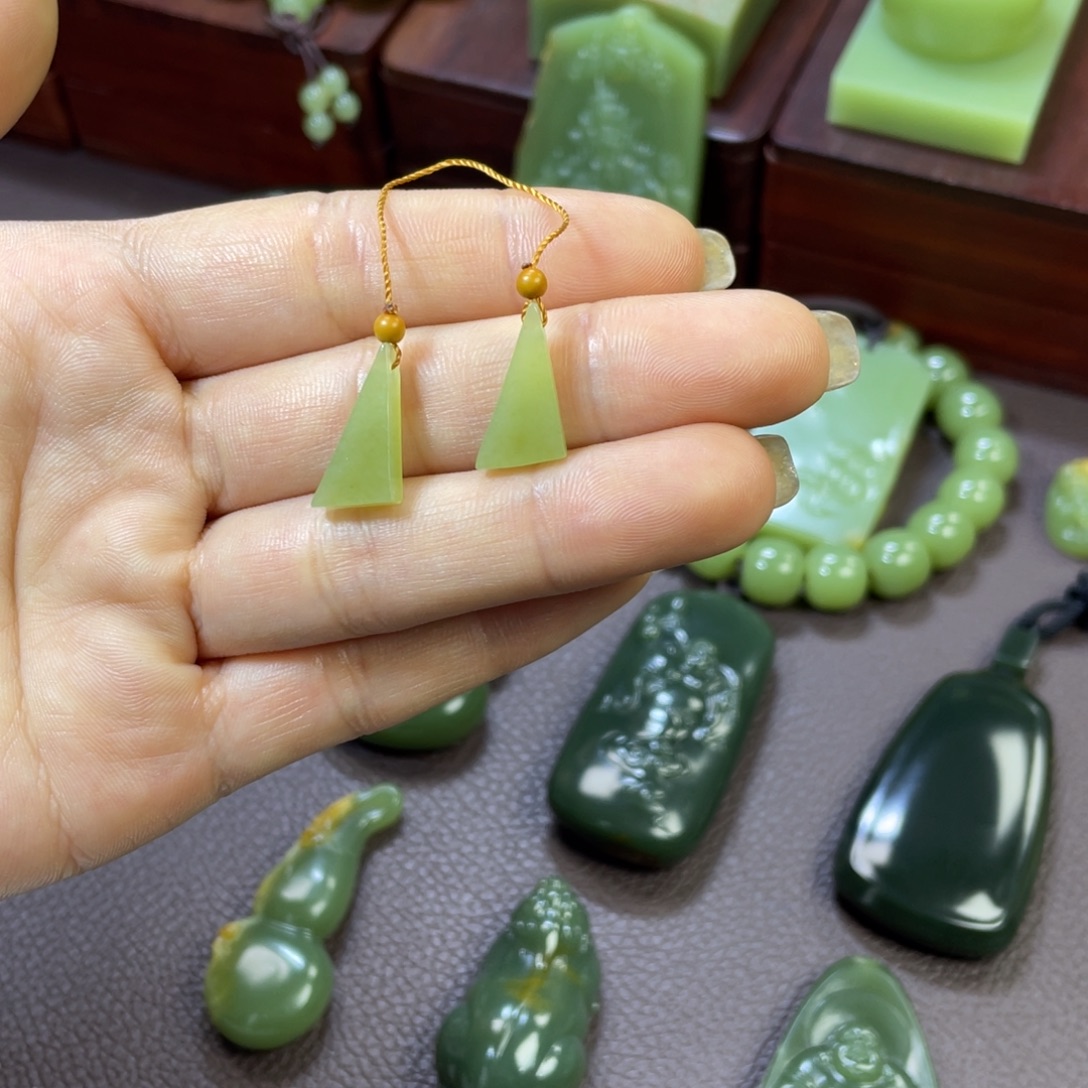 岫岩老玉（透闪石质玉）未镶嵌挂件