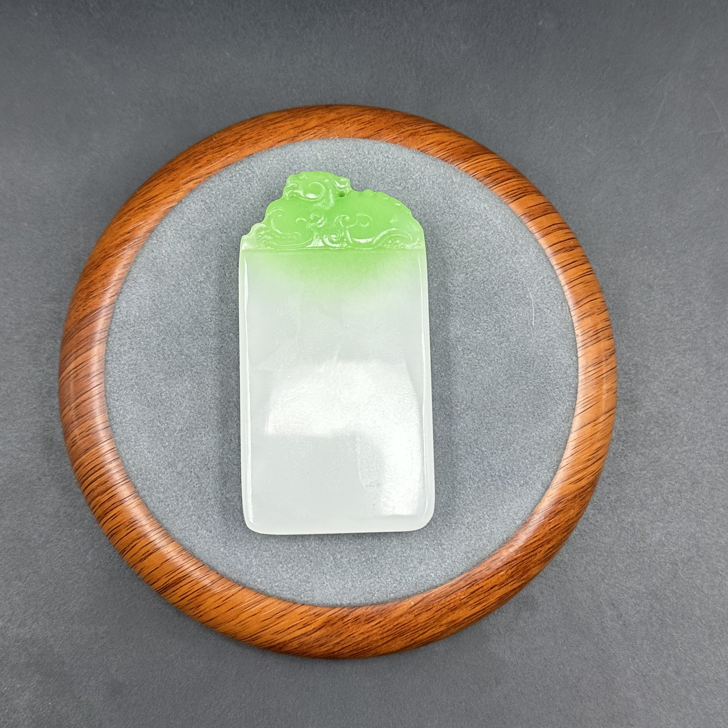 荔枝肉带绿瑞兽雕头无事牌30031