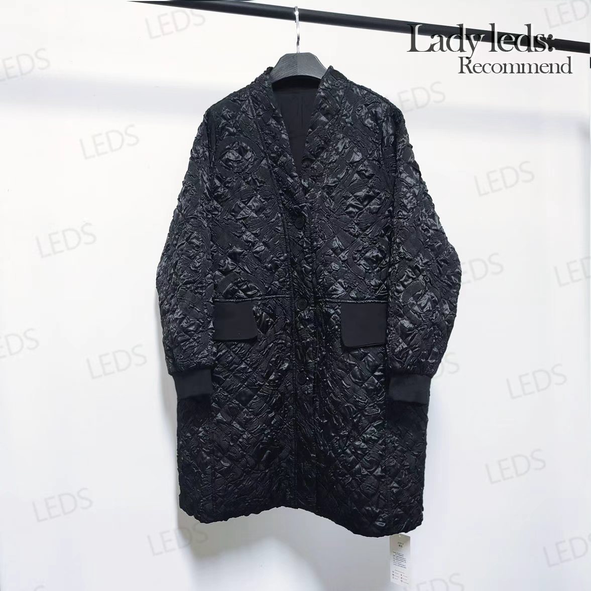LEDS 25917秋冬黑系肌理褶皱菱格宽松慵懒风中长款外套