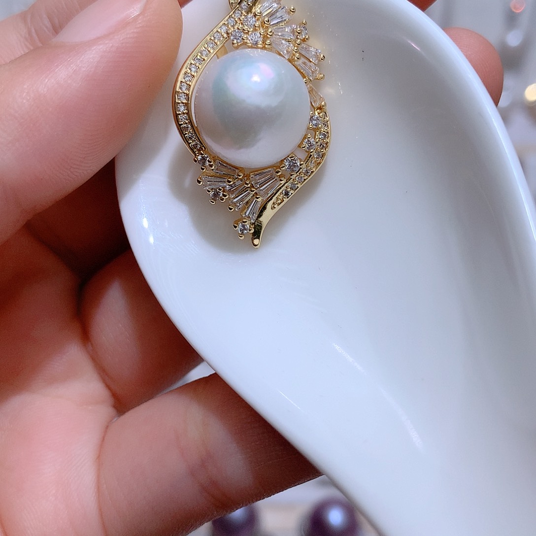 淡水珍珠未镶嵌吊坠(赠链)