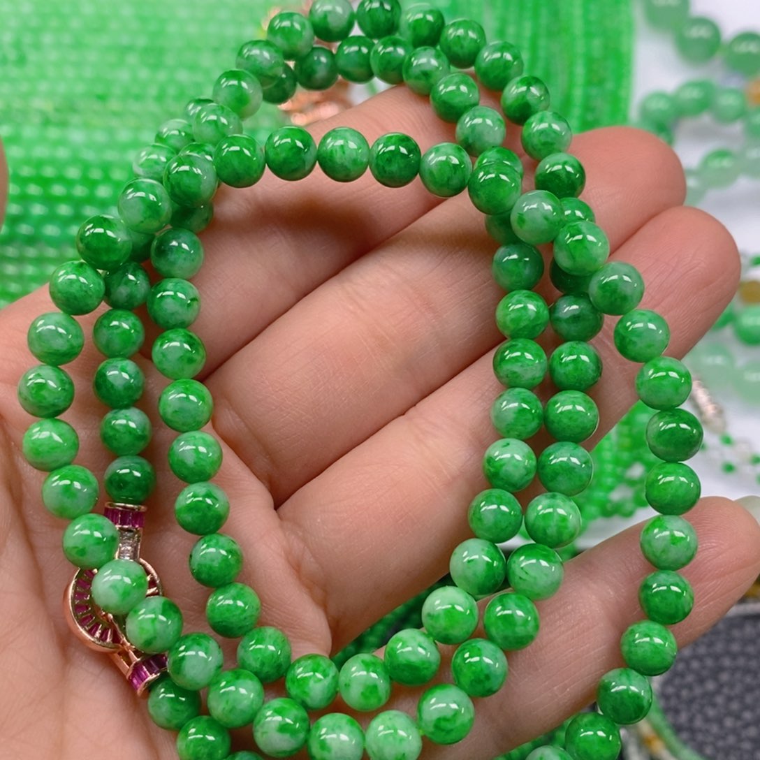翡翠颈饰未镶嵌辣阳绿圆珠6.2m' m