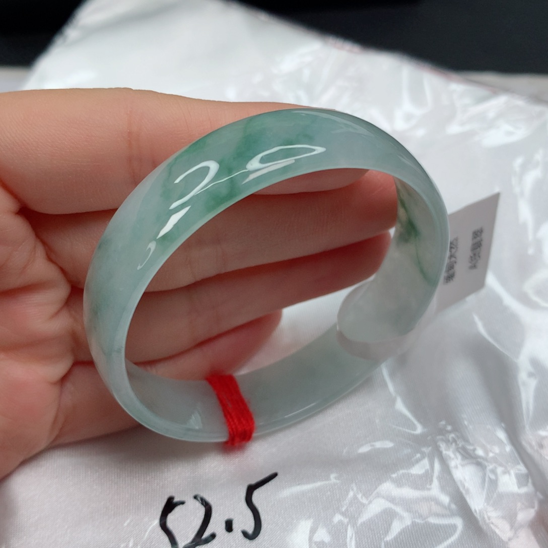 翡翠手镯未镶嵌52-53 飘花