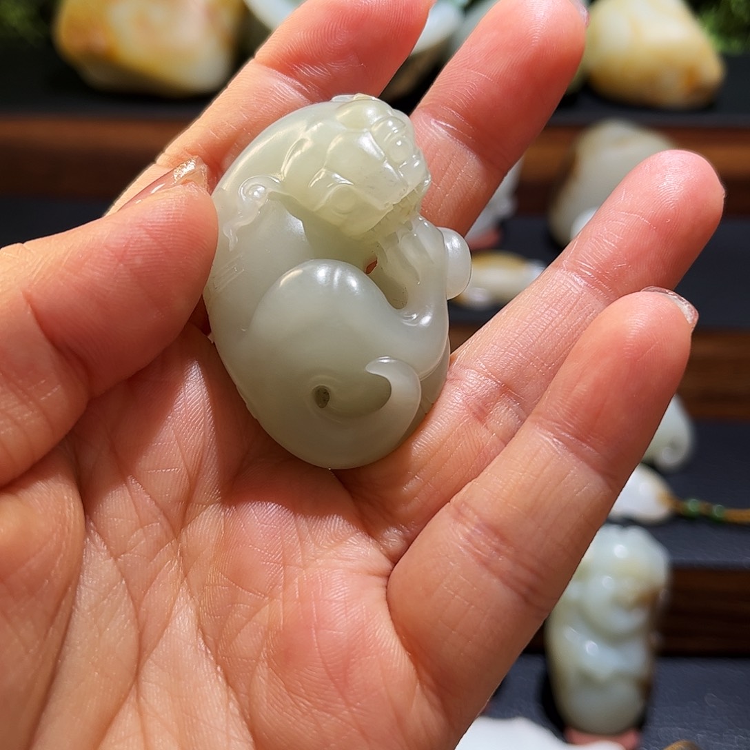 見***山和田玉（糖玉）未镶嵌颈饰