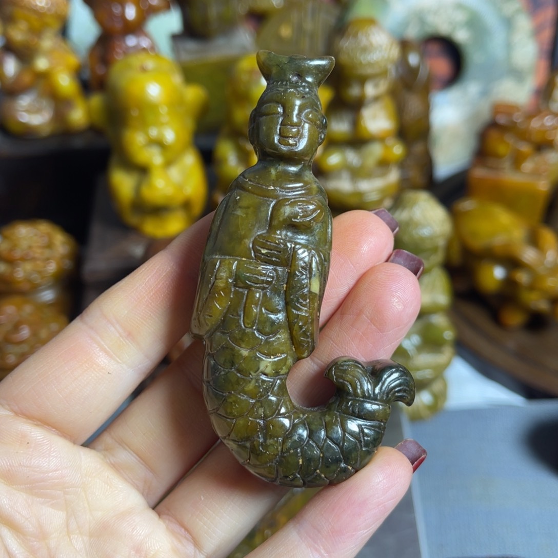 蛇纹石玉合金颈饰