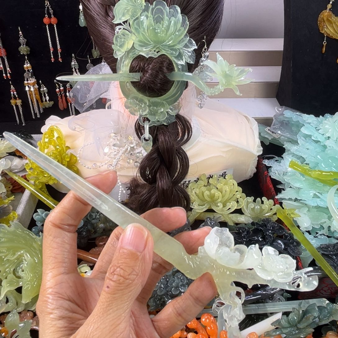 未镶嵌岫玉发饰瑕疵