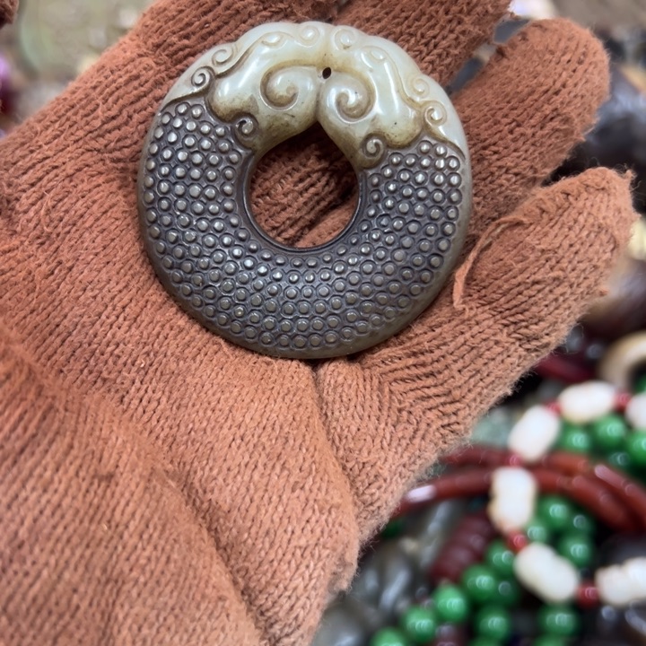 和田玉（青白玉）未镶嵌挂件