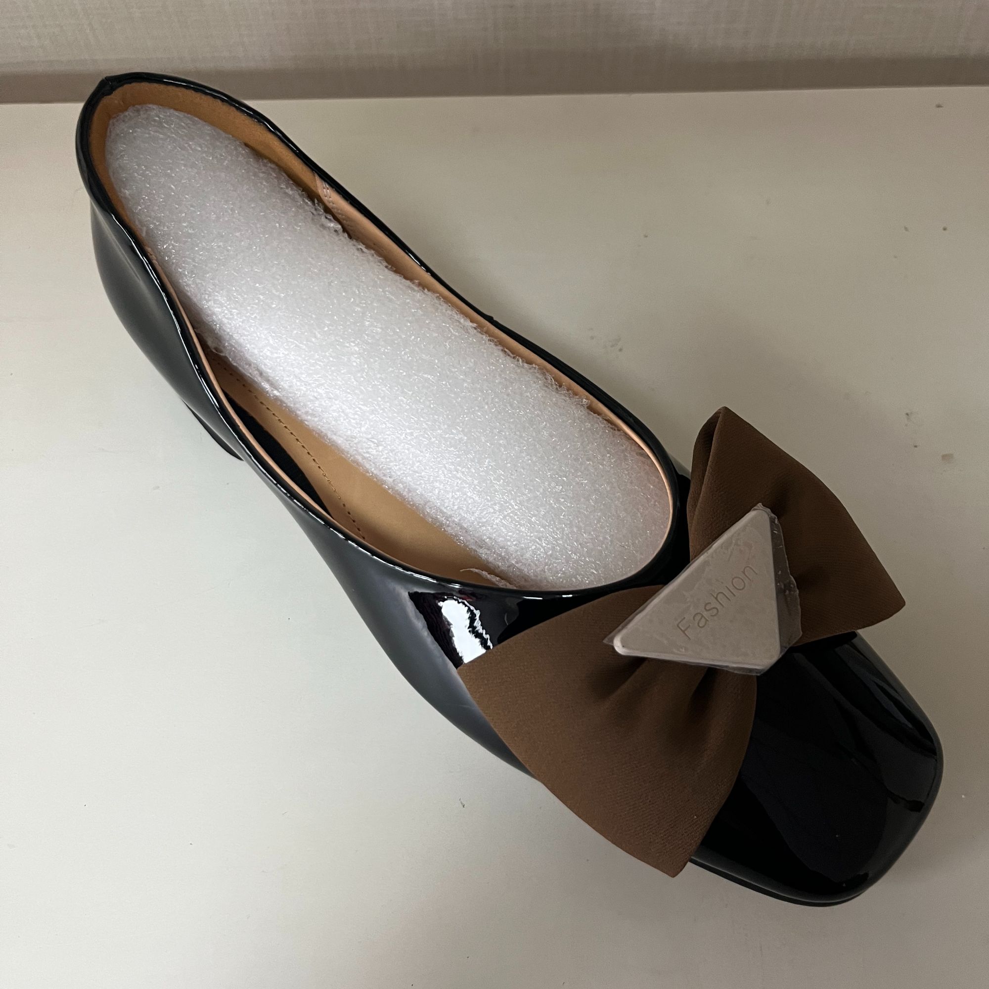 8101黑色牛漆皮通勤小单鞋