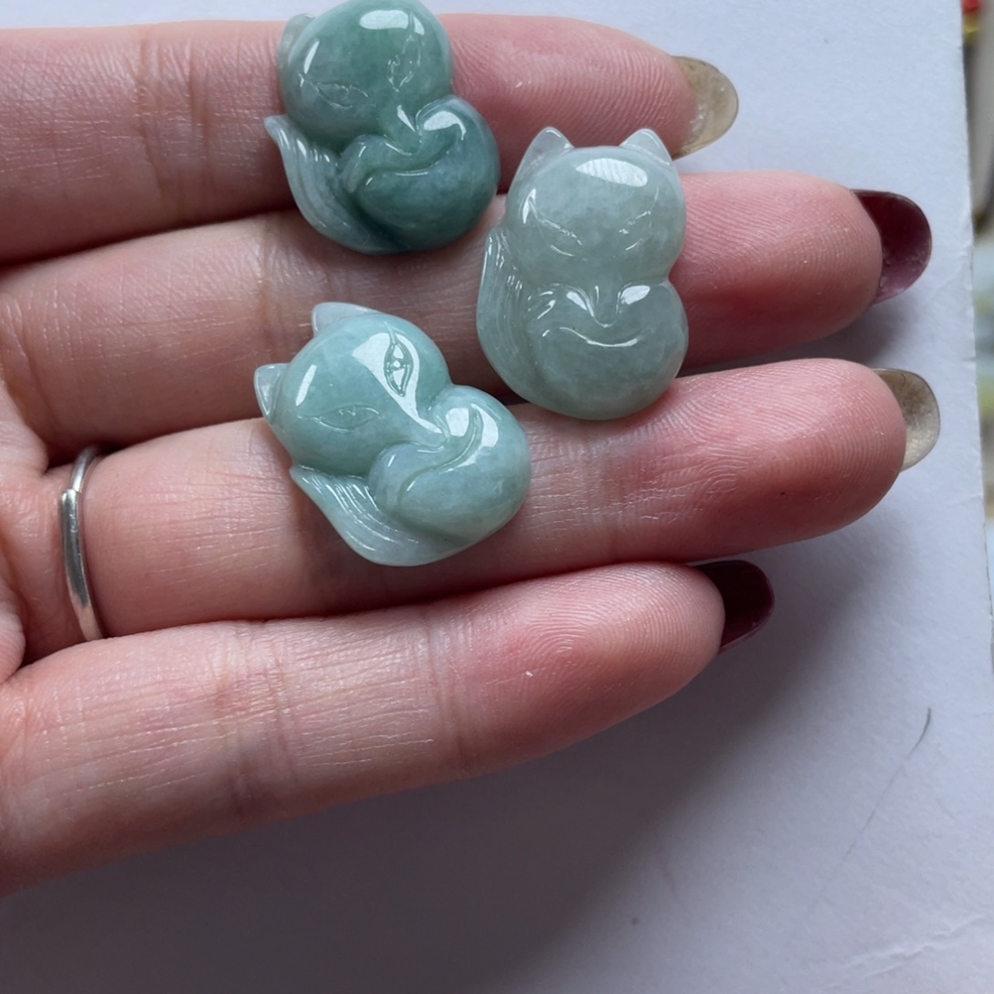 翡翠颈饰未镶嵌狐狸