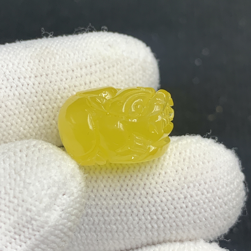 Q1191保真原矿俄料尺寸17.4*14.6mm蜜蜡单颗貔貅瑞兽背云支持复检
