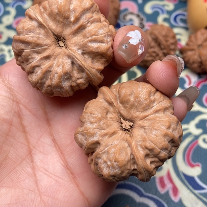 文玩核桃把件不****木蛤蟆头