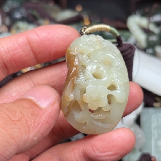 和田玉吊坠未镶嵌