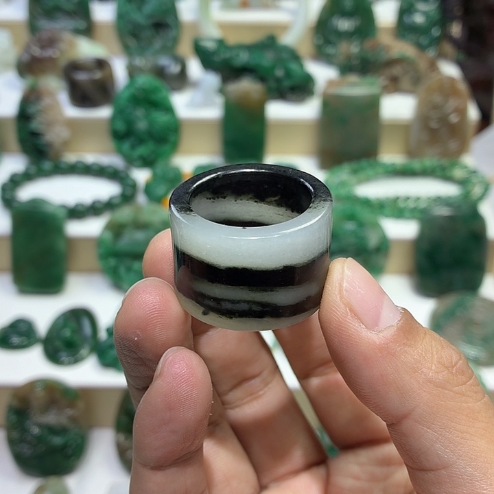 独山玉未镶嵌颈饰扳指22.4内径
