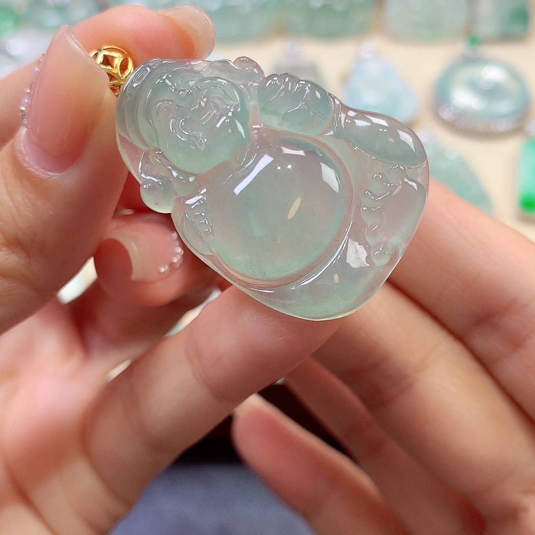 翡翠18K金镶嵌颈饰翡翠