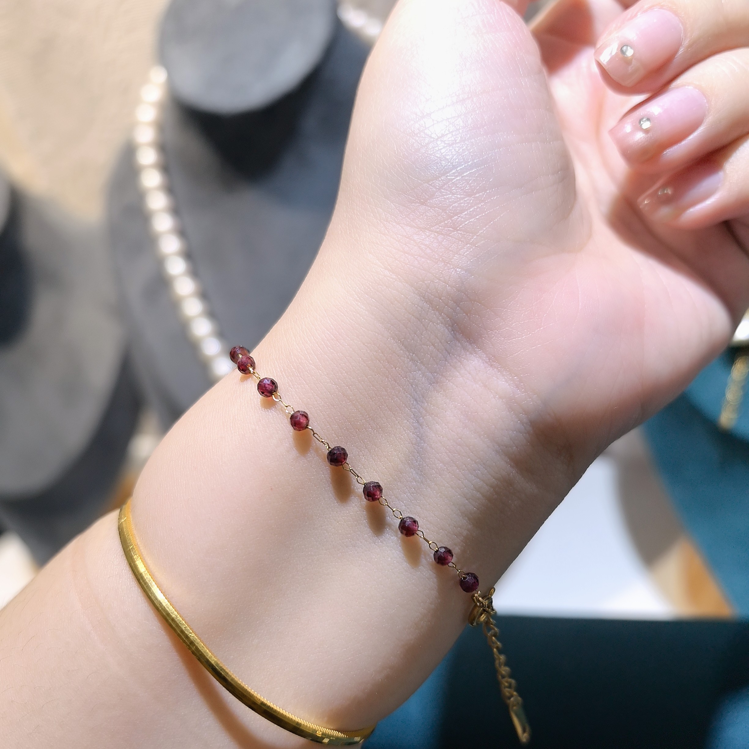 【闪耀手链】洗澡不用摘复古小众石榴石手串