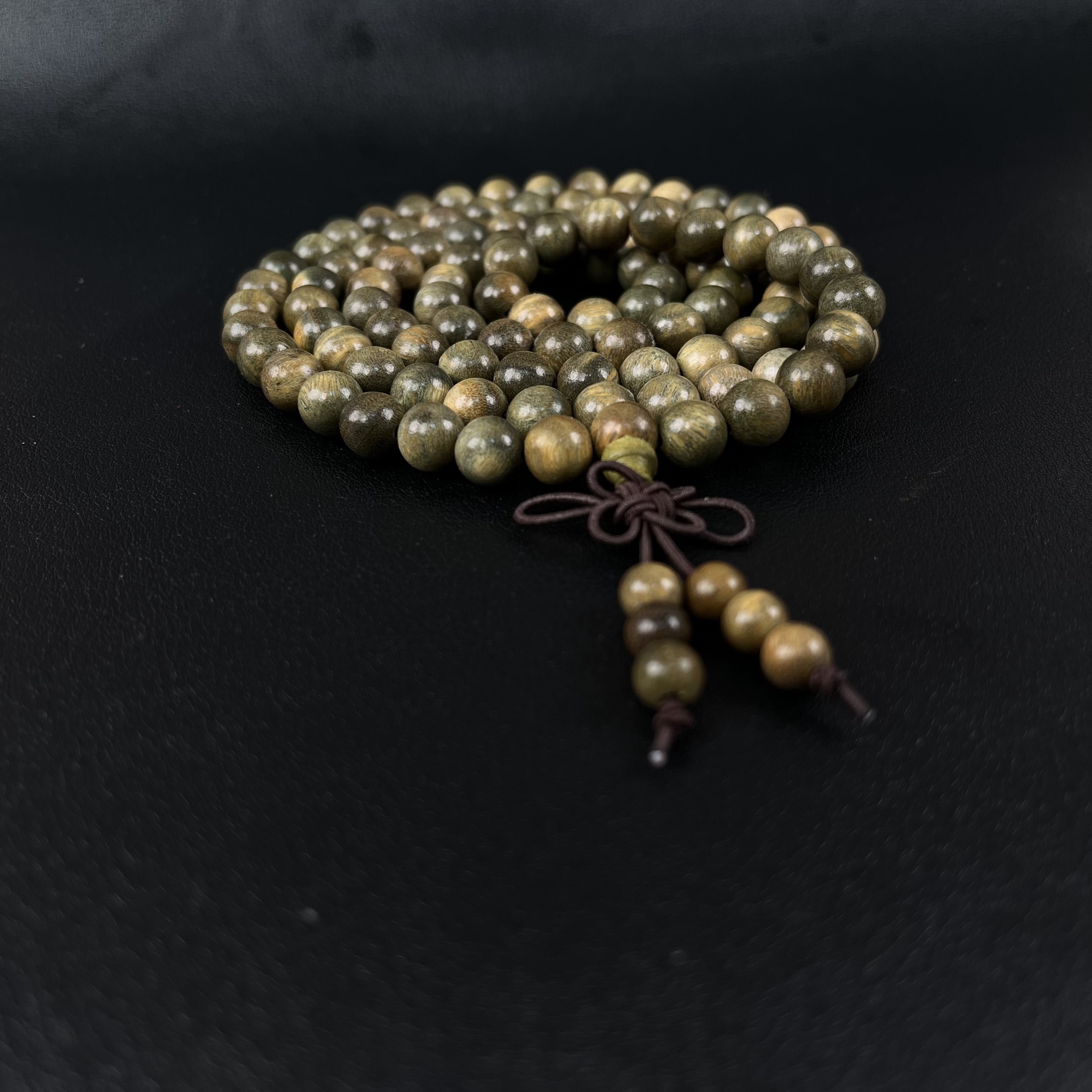 A43绿檀0.8*108颗多圈手串