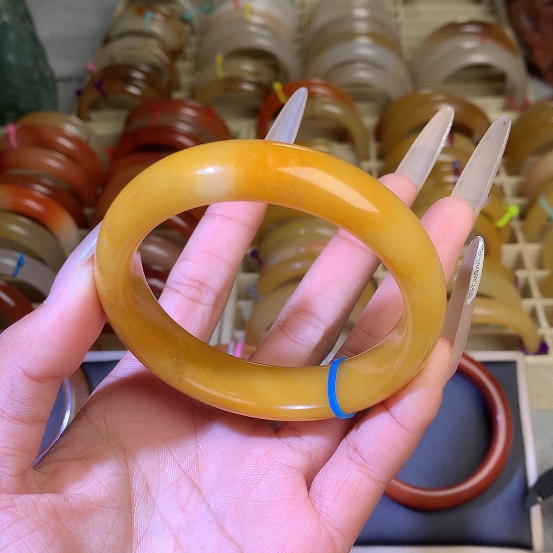 石英质玉（黄龙玉）未镶嵌手镯