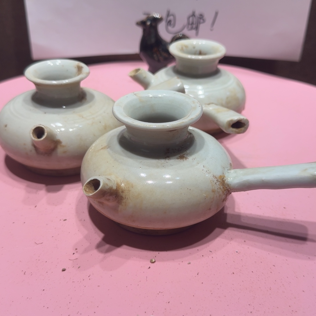 陶其他漂亮的小瓷瓶子