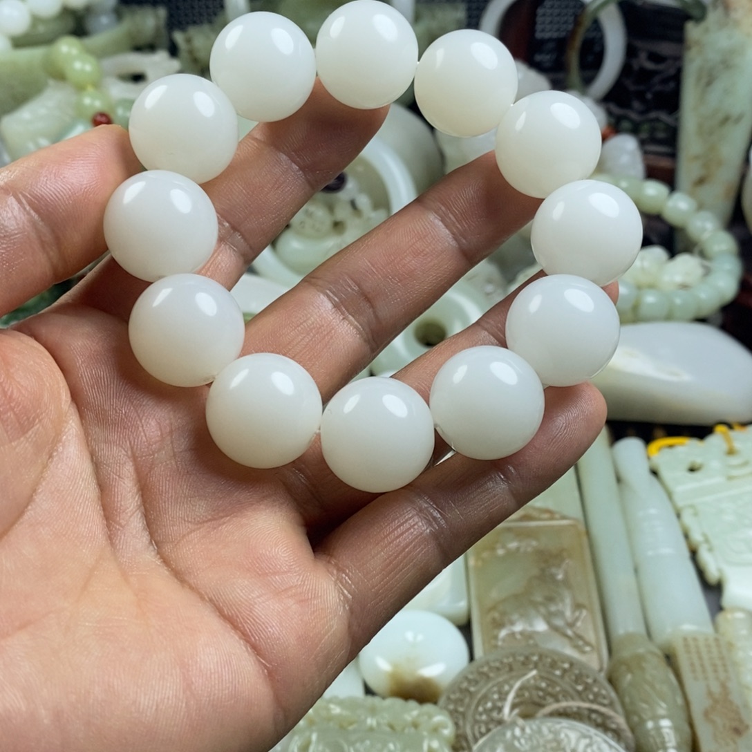 和田玉（糖玉）未镶嵌颈饰