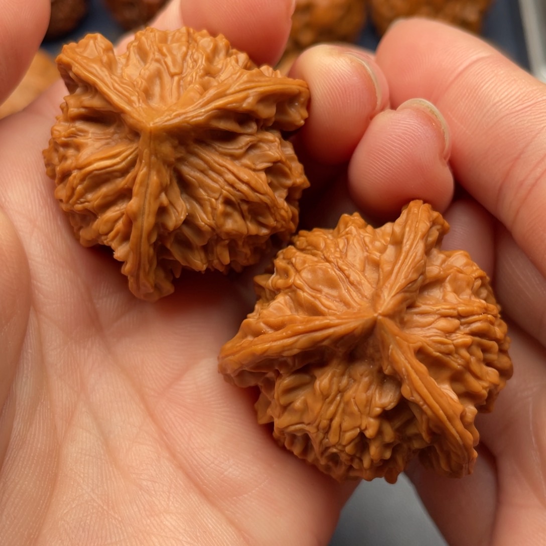 文玩核桃把件三棱37