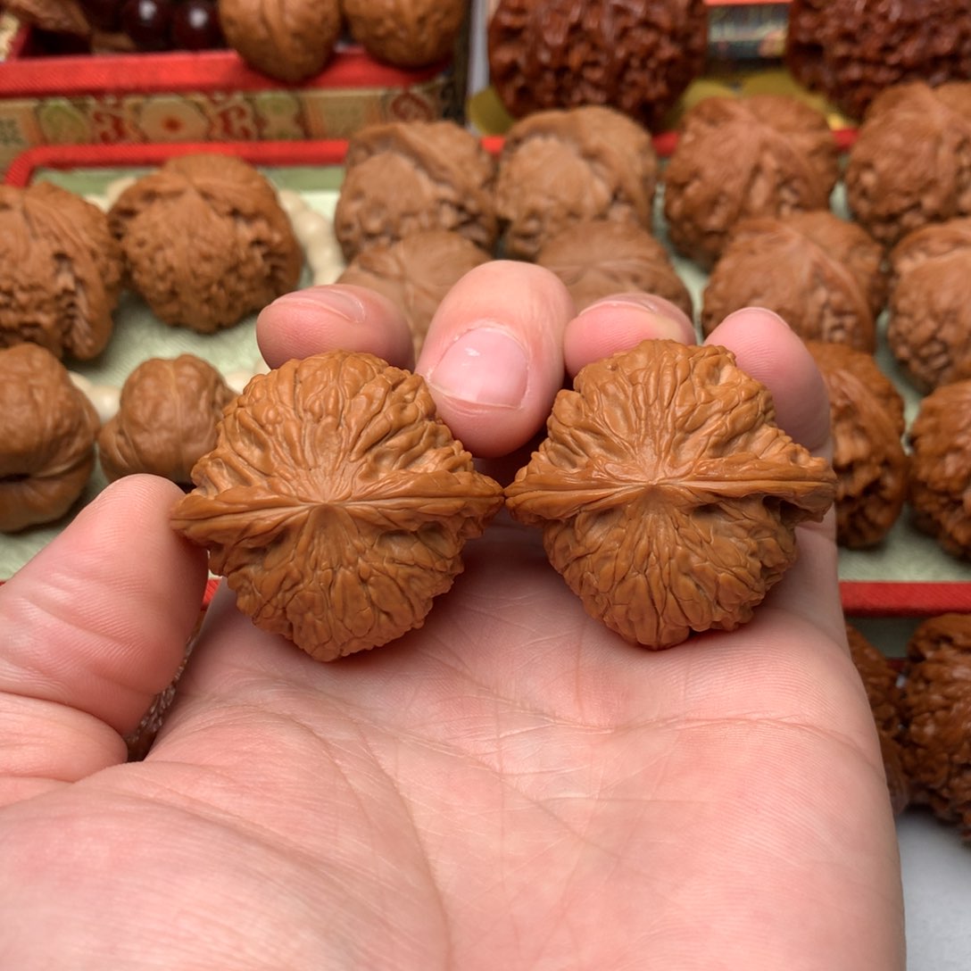 文玩核桃把件40尺全品磨盘狮子头