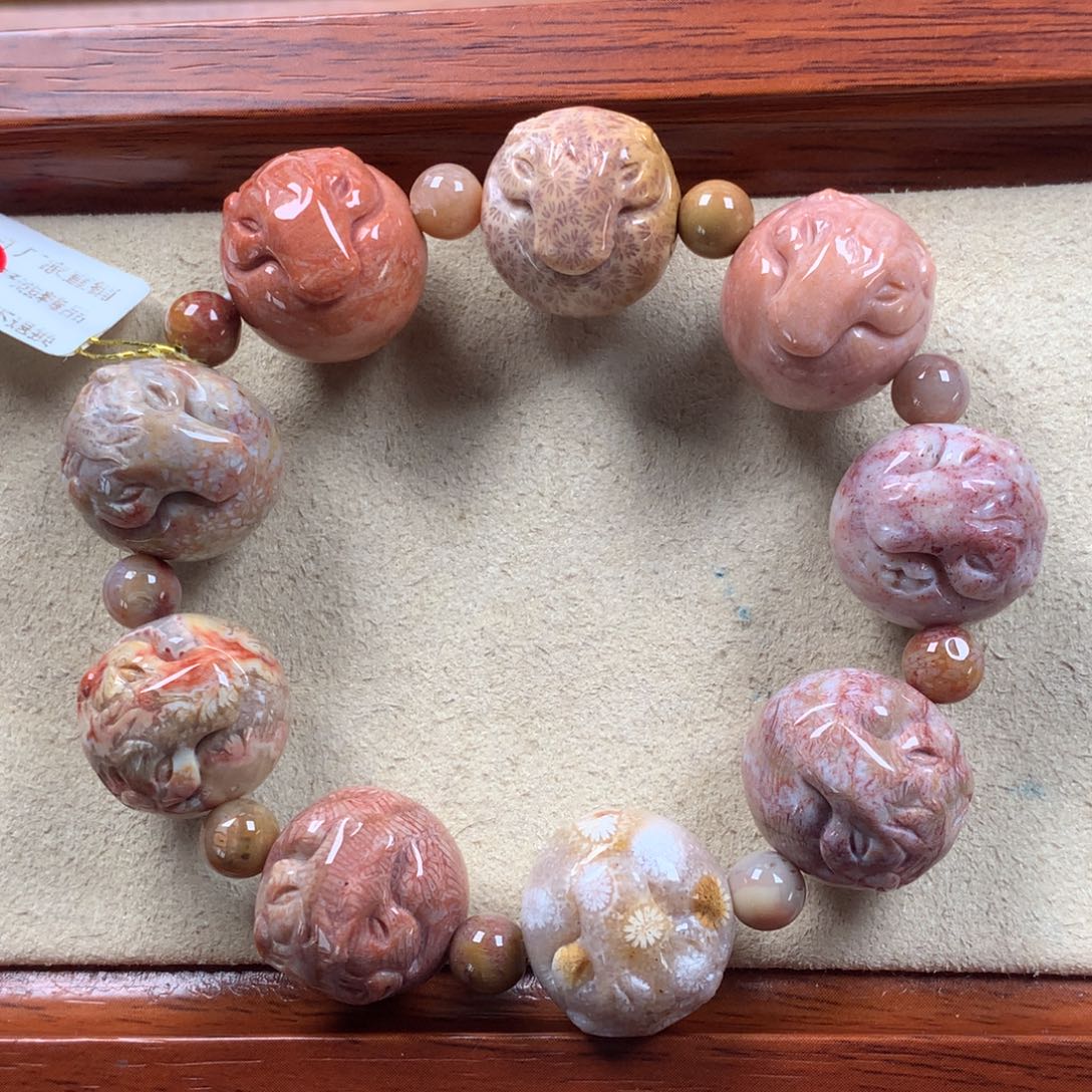 未镶嵌生肖马手串漏360/个。05硅化珊瑚（珊瑚玉）