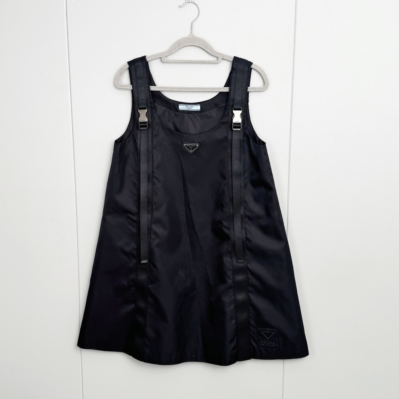99新 Prada/普拉达 36码/三角标吊带连衣裙/98新/jm07447