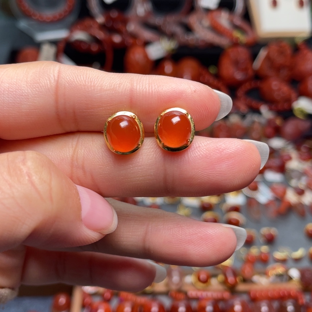 南红玛瑙银S925镶嵌冰红耳钉